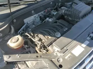 ✅ 2018 Volkswagen Atlas SE • VIN: 1V2KR2CA5JC577751 • Lot: 71287595. Listed on Copart with 84,290 mi. Free auction sales archive from the USA and detailed vehicle history report at DreamBid. Image 16.