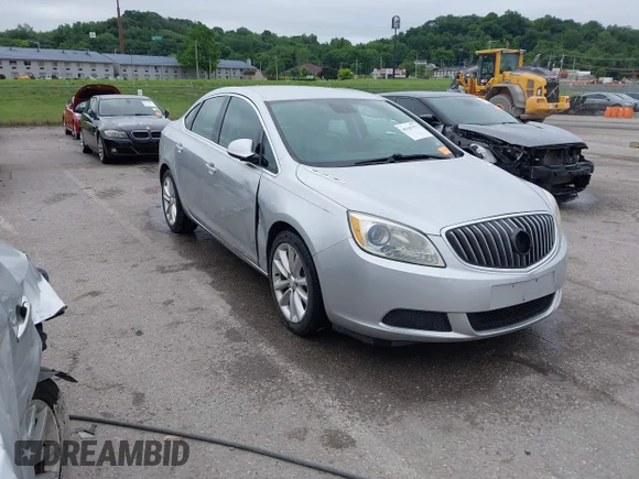 ✅ 2015 Buick Verano • VIN: 1G4PP5SK3F4107997 • Лот: 45167572. Опубліковано раніше на IAAI з пробігом 96 268 миль. Безкоштовний доступ до архіву аукціонних продажів зі США та докладний звіт про історію автомобіля на DreamBid. Зображення 1.