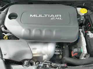 ✅ 2018 Jeep Cherokee Limited • VIN: 1C4PJMDB5JD516024 • Lot: 42156933. Wystawiony na IAAI z przebiegiem 159 761 mil. Bezpłatny archiwum sprzedaży aukcyjnych z USA i szczegółowy raport historii pojazdu na DreamBid. Zdjęcie 22.