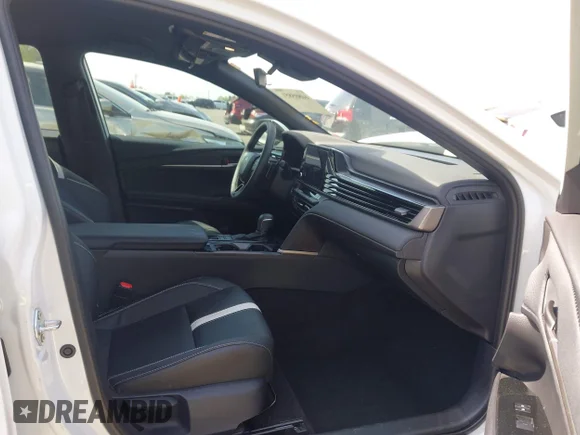 ✅ 2026 Toyota Camry SE • VIN: 4T1DAACK6TU246075 • Lot: 44805851. Wystawiony na IAAI z przebiegiem 11 274 mil. Bezpłatny archiwum sprzedaży aukcyjnych z USA i szczegółowy raport historii pojazdu na DreamBid. Zdjęcie 5.