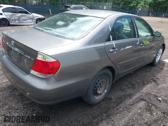 ✅ 2005 Toyota Camry XLE • VIN: 4T1BE30K95U633718 • Lot: 45222061. Listed on IAAI with 167,690 mi. Free auction sales archive from the USA and detailed vehicle history report at DreamBid. Image 4.