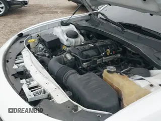 ✅ 2019 Dodge Charger Police • VIN: 2C3CDXAT3KH582875 • Lot: 41329710. Wystawiony na IAAI z przebiegiem 85 339 mil. Bezpłatny archiwum sprzedaży aukcyjnych z USA i szczegółowy raport historii pojazdu na DreamBid. Zdjęcie 19.