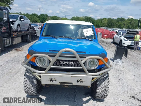 ✅ 2007 Toyota FJ Cruiser • VIN: JTEBU11F470021932 • Lot: 45426544. Listed on IAAI with 103,133 mi. Free auction sales archive from the USA and detailed vehicle history report at DreamBid. Image 6.