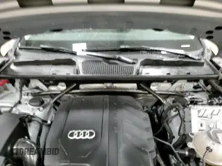 ✅ 2021 Audi Q5 Premium • VIN: WA1AAAFY7M2050726 • Lot: 81464125. Wystawiony na Copart z przebiegiem 51 177 mil. Bezpłatny archiwum sprzedaży aukcyjnych z USA i szczegółowy raport historii pojazdu na DreamBid. Zdjęcie 17.