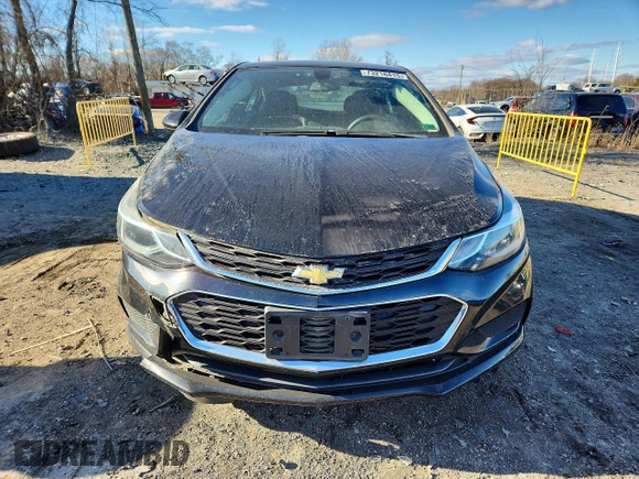 ✅ 2017 Chevrolet Cruze LT • VIN: 1G1BE5SM5H7231141 • Lot: 73216415. Wystawiony na Copart z przebiegiem 75 498 mil. Bezpłatny archiwum sprzedaży aukcyjnych z USA i szczegółowy raport historii pojazdu na DreamBid. Zdjęcie 5.