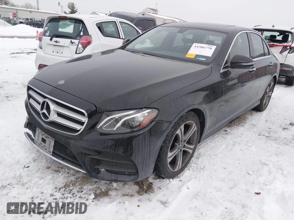 ✅ 2018 Mercedes-Benz E 300 • VIN: WDDZF4JB5JA438690 • Lot: 44306770. Wystawiony na IAAI z przebiegiem 96 734 mil. Bezpłatny archiwum sprzedaży aukcyjnych z USA i szczegółowy raport historii pojazdu na DreamBid. Zdjęcie 2.