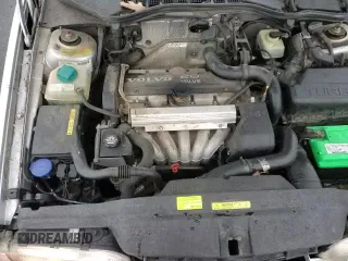 ✅ 1994 Volvo 850 • VIN: YV1LW5713R2054590 • Lot: 84701084. Wystawiony na Copart z przebiegiem 187 326 mil. Bezpłatny archiwum sprzedaży aukcyjnych z USA i szczegółowy raport historii pojazdu na DreamBid. Zdjęcie 14.