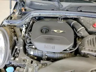 ✅ 2019 MINI Hardtop 4 Door Cooper S • VIN: WMWXU3C52K2H86970 • Lot: 93298875. Listed on Copart with 119,954 mi. Free auction sales archive from the USA and detailed vehicle history report at DreamBid. Image 15.