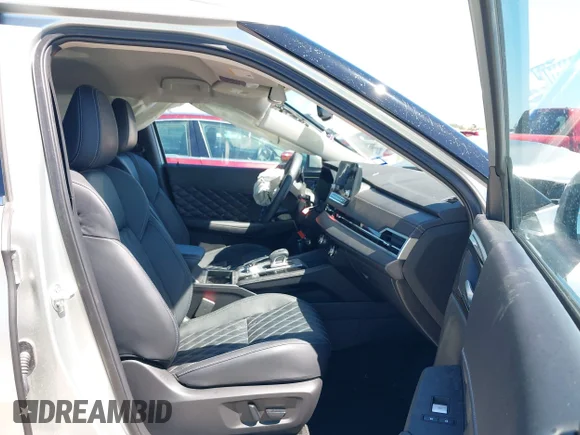 ✅ 2024 Mitsubishi Outlander SEL • VIN: JA4J3WA85RZ034229 • Lot: 42812275. Wystawiony na IAAI z przebiegiem 7 818 mil. Bezpłatny archiwum sprzedaży aukcyjnych z USA i szczegółowy raport historii pojazdu na DreamBid. Zdjęcie 5.