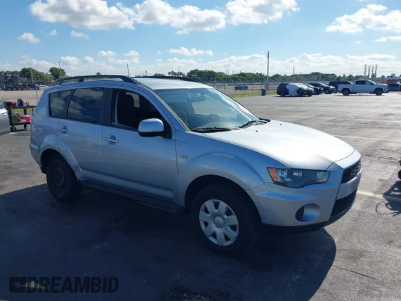 ✅ 2011 Mitsubishi Outlander ES • VIN: JA4AS2AW8BU010911 • Lot: 44042365. Wystawiony na IAAI z przebiegiem 51 870 mil. Bezpłatny archiwum sprzedaży aukcyjnych z USA i szczegółowy raport historii pojazdu na DreamBid. Zdjęcie 1.