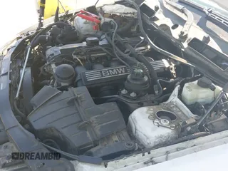 ✅ 2008 BMW 3 Series 328i • VIN: WBAVC53508FZ86427 • Lot: 42745902. Listed on IAAI with 173,327 mi. Free auction sales archive from the USA and detailed vehicle history report at DreamBid. Image 18.