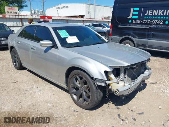 ✅ 2023 Chrysler 300 S • VIN: 2C3CCABG9PH595977 • Lot: 44784066. Wystawiony na IAAI z przebiegiem 69 909 mil. Bezpłatny archiwum sprzedaży aukcyjnych z USA i szczegółowy raport historii pojazdu na DreamBid. Zdjęcie 1.
