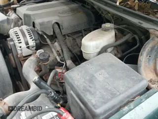 ✅ 2003 Chevrolet Suburban LT • VIN: 3GNGK26GX3G141660 • Лот: 43217024. Опубликован ранее на IAAI с пробегом 137 822 миль. Бесплатный доступ к архиву аукционных продаж из США и подробный отчёт об истории автомобиля на DreamBid. Изображение 13.