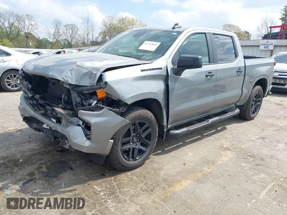 ✅ 2024 Chevrolet Silverado 1500 Custom • VIN: 1GCPABEKXRZ389482 • Lot: 44713835. Wystawiony na IAAI z przebiegiem 21 964 mil. Bezpłatny archiwum sprzedaży aukcyjnych z USA i szczegółowy raport historii pojazdu na DreamBid. Zdjęcie 2.