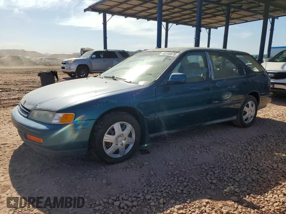 ✅ 1995 Honda Accord • VIN: 1HGCE1725SA008413 • Lot: 48298576. Listed on Copart with 266,195 mi. Free auction sales archive from the USA and detailed vehicle history report at DreamBid. Image 1.