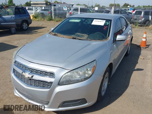 ✅ 2013 Chevrolet Malibu LT • VIN: 1G11C5SA0DF273501 • Lot: 44989075. Wystawiony na IAAI z przebiegiem 197 436 mil. Bezpłatny archiwum sprzedaży aukcyjnych z USA i szczegółowy raport historii pojazdu na DreamBid. Zdjęcie 2.