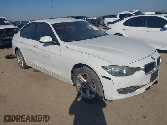 ✅ 2015 BMW 3 Series 328i xDrive • VIN: WBA3B3G57FNR89112 • Лот: 44379654. Опубліковано раніше на IAAI з пробігом 213 616 миль. Безкоштовний доступ до архіву аукціонних продажів зі США та докладний звіт про історію автомобіля на DreamBid. Зображення 1.