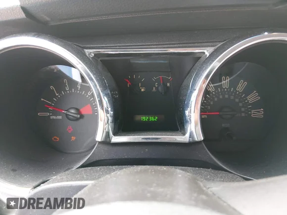 ✅ 2009 Ford Mustang • VIN: 1ZVHT80N595124086 • Lot: 45312181. Wystawiony na IAAI z przebiegiem 192 362 mil. Bezpłatny archiwum sprzedaży aukcyjnych z USA i szczegółowy raport historii pojazdu na DreamBid. Zdjęcie 7.