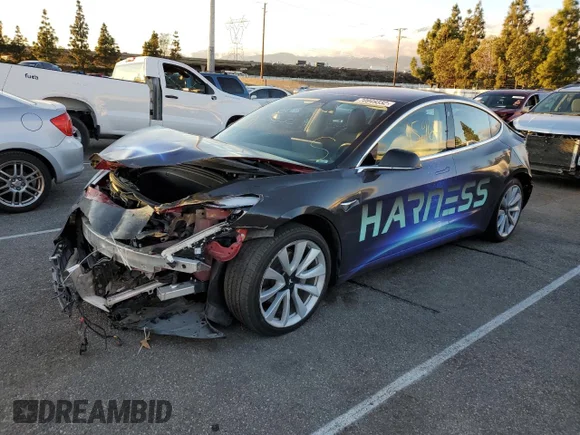✅ 2018 Tesla Model 3 Long Range Battery • VIN: 5YJ3E1EB2JF133294 • Lot: 70949332. Wystawiony na Copart z przebiegiem 75 968 mil. Bezpłatny archiwum sprzedaży aukcyjnych z USA i szczegółowy raport historii pojazdu na DreamBid. Zdjęcie 1.