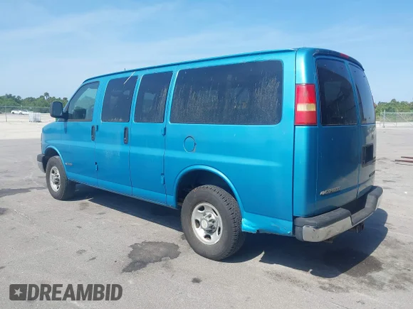 ✅ 2005 Chevrolet Express Passenger • VIN: 1GAHG35U651196998 • Lot: 42306716. Wystawiony na IAAI z przebiegiem 206 975 mil. Bezpłatny archiwum sprzedaży aukcyjnych z USA i szczegółowy raport historii pojazdu na DreamBid. Zdjęcie 3.