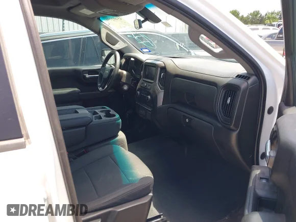 ✅ 2021 Chevrolet Silverado 1500 Custom • VIN: 1GCRWBEK6MZ185507 • Lot: 45402296. Wystawiony na IAAI z przebiegiem 102 174 mil. Bezpłatny archiwum sprzedaży aukcyjnych z USA i szczegółowy raport historii pojazdu na DreamBid. Zdjęcie 5.
