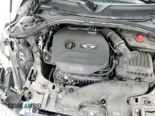 ✅ 2018 MINI Clubman Cooper • VIN: WMWLN5C52J2E34364 • Lot: 63709265. Listed on Copart with 57,524 mi. Free auction sales archive from the USA and detailed vehicle history report at DreamBid. Image 16.