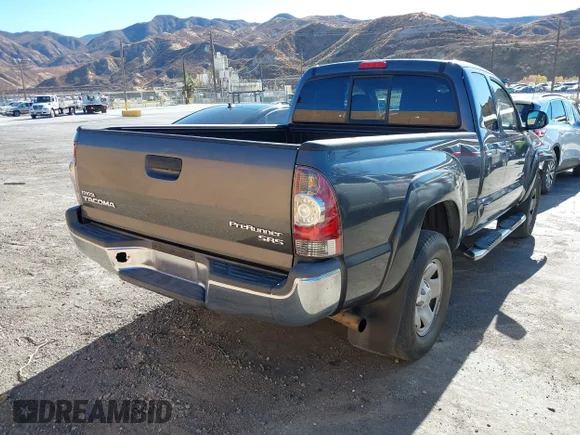 ✅ 2013 Toyota Tacoma PreRunner • VIN: 5TFTX4GNXDX020447 • Lot: 41208880. Wystawiony na IAAI z przebiegiem 215 587 mil. Bezpłatny archiwum sprzedaży aukcyjnych z USA i szczegółowy raport historii pojazdu na DreamBid. Zdjęcie 4.