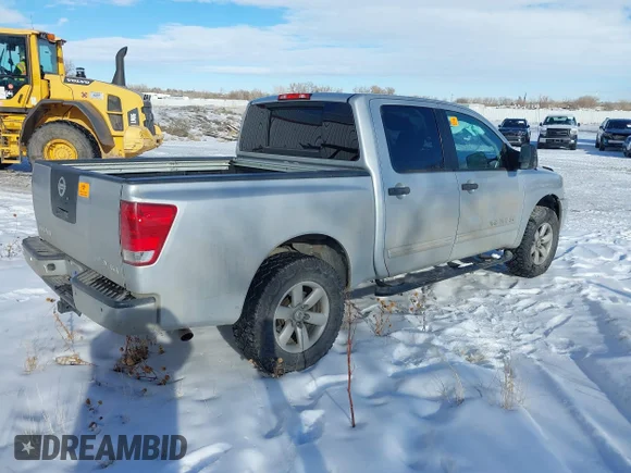 ✅ 2012 Nissan Titan SV • VIN: 1N6AA0EC1CN301028 • Lot: 41360157. Wystawiony na IAAI z przebiegiem 98 498 mil. Bezpłatny archiwum sprzedaży aukcyjnych z USA i szczegółowy raport historii pojazdu na DreamBid. Zdjęcie 4.
