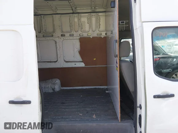 ✅ 2012 Nissan NV S • VIN: 1N6BF0LX2CN111685 • Lot: 45273741. Wystawiony na IAAI z przebiegiem 222 441 mil. Bezpłatny archiwum sprzedaży aukcyjnych z USA i szczegółowy raport historii pojazdu na DreamBid. Zdjęcie 8.