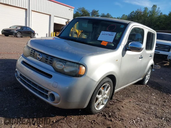 ✅ 2010 Nissan Cube SL • VIN: JN8AZ2KR0AT169800 • Лот: 44197809. Опубликован ранее на IAAI с пробегом 140 629 миль. Бесплатный доступ к архиву аукционных продаж из США и подробный отчёт об истории автомобиля на DreamBid. Изображение 2.