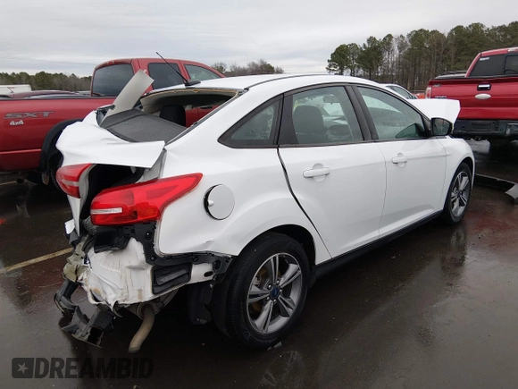 ✅ 2017 Ford Focus SE • VIN: 1FADP3FE2HL311608 • Lot: 44213886. Wystawiony na IAAI z przebiegiem Nie podano. Bezpłatny archiwum sprzedaży aukcyjnych z USA i szczegółowy raport historii pojazdu na DreamBid. Zdjęcie 4.