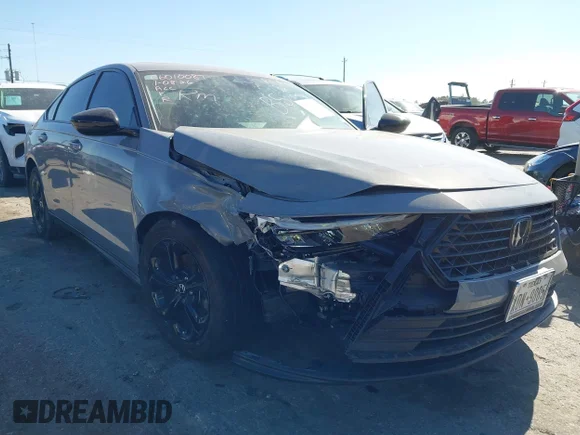 ✅ 2025 Honda Accord SE • VIN: 1HGCY1F42SA035000 • Lot: 44155255. Wystawiony na IAAI z przebiegiem 23 135 mil. Bezpłatny archiwum sprzedaży aukcyjnych z USA i szczegółowy raport historii pojazdu na DreamBid. Zdjęcie 6.