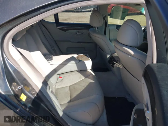 ✅ 2009 Lexus LS 460 • VIN: JTHCL46FX95002294 • Лот: 40638639. Опубліковано раніше на IAAI з пробігом 227 657 миль. Безкоштовний доступ до архіву аукціонних продажів зі США та докладний звіт про історію автомобіля на DreamBid. Зображення 8.
