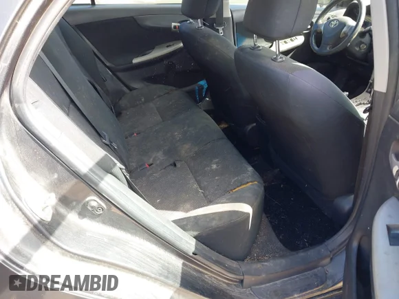 ✅ 2010 Toyota Corolla S • VIN: 2T1BU4EE0AC472988 • Lot: 44613888. Wystawiony na IAAI z przebiegiem 207 766 mil. Bezpłatny archiwum sprzedaży aukcyjnych z USA i szczegółowy raport historii pojazdu na DreamBid. Zdjęcie 8.