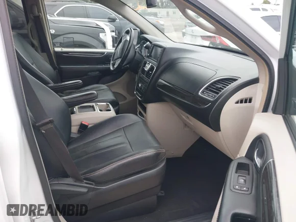 ✅ 2016 Chrysler Town & Country Touring • VIN: 2C4RC1BG8GR215060 • Lot: 45528420. Wystawiony na IAAI z przebiegiem 132 075 mil. Bezpłatny archiwum sprzedaży aukcyjnych z USA i szczegółowy raport historii pojazdu na DreamBid. Zdjęcie 5.