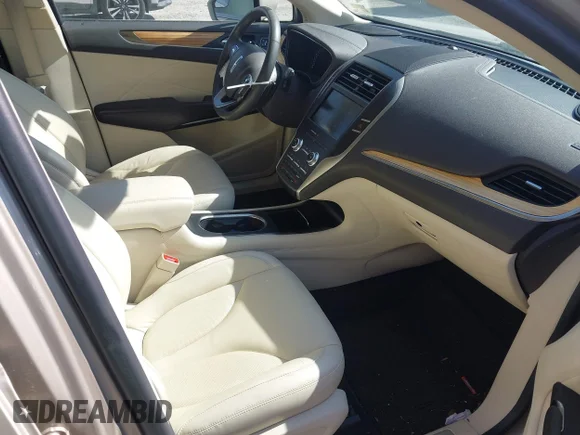 ✅ 2015 Lincoln MKC • VIN: 5LMCJ1A98FUJ01570 • Lot: 44833070. Wystawiony na IAAI z przebiegiem 32 463 mil. Bezpłatny archiwum sprzedaży aukcyjnych z USA i szczegółowy raport historii pojazdu na DreamBid. Zdjęcie 5.