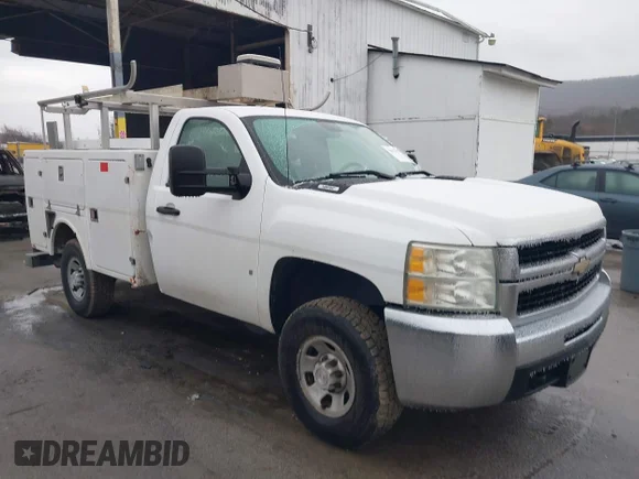 ✅ 2008 Chevrolet Silverado 3500HD • VIN: 1GBHC34K78E210511 • Lot: 44027878. Wystawiony na IAAI z przebiegiem 217 046 mil. Bezpłatny archiwum sprzedaży aukcyjnych z USA i szczegółowy raport historii pojazdu na DreamBid. Zdjęcie 1.