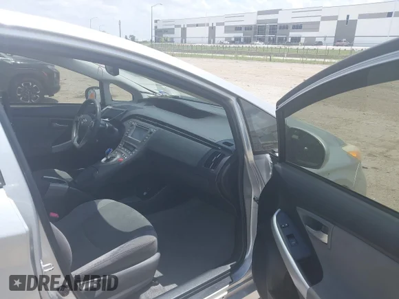 ✅ 2013 Toyota Prius Two • VIN: JTDKN3DU5D5627035 • Lot: 45142171. Wystawiony na IAAI z przebiegiem 195 215 mil. Bezpłatny archiwum sprzedaży aukcyjnych z USA i szczegółowy raport historii pojazdu na DreamBid. Zdjęcie 5.