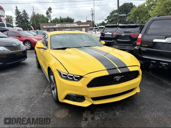 ✅ 2016 Ford Mustang V6 • VIN: 1FA6P8AM2G5308196 • Lot: 45624407. Wystawiony na IAAI z przebiegiem 111 741 mil. Bezpłatny archiwum sprzedaży aukcyjnych z USA i szczegółowy raport historii pojazdu na DreamBid. Zdjęcie 1.