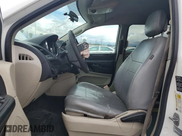 ✅ 2017 Dodge Grand Caravan SE • VIN: 2C4RDGBG2HR768045 • Lot: 49666806. Wystawiony na Copart z przebiegiem Nie podano. Bezpłatny archiwum sprzedaży aukcyjnych z USA i szczegółowy raport historii pojazdu na DreamBid. Zdjęcie 7.