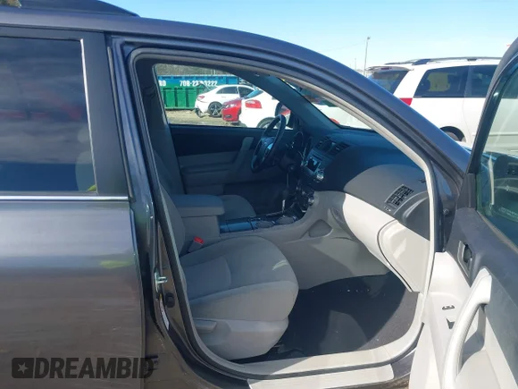 ✅ 2012 Toyota Highlander • VIN: 5TDZK3EH9CS059728 • Лот: 43891484. Опубліковано раніше на IAAI з пробігом 120 065 миль. Безкоштовний доступ до архіву аукціонних продажів зі США та докладний звіт про історію автомобіля на DreamBid. Зображення 5.