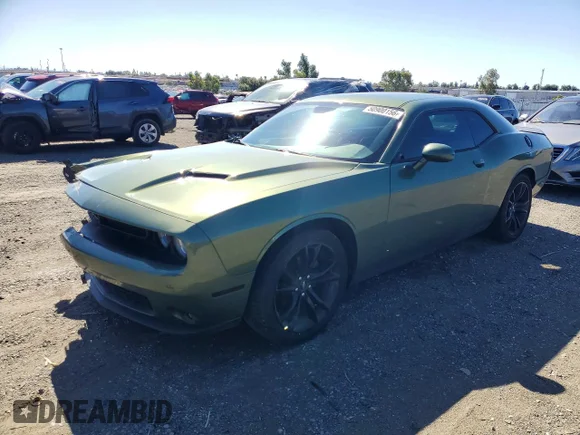 ✅ 2018 Dodge Challenger SXT Plus • VIN: 2C3CDZAG9JH318069 • Лот: 50900156. Опубліковано раніше на Copart з пробігом 98 954 миль. Безкоштовний доступ до архіву аукціонних продажів зі США та докладний звіт про історію автомобіля на DreamBid. Зображення 1.