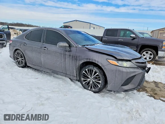 ✅ 2020 Toyota Camry SE • VIN: 4T1G11AK0LU331347 • Lot: 74605365. Wystawiony na Copart z przebiegiem 197 440 mil. Bezpłatny archiwum sprzedaży aukcyjnych z USA i szczegółowy raport historii pojazdu na DreamBid. Zdjęcie 4.