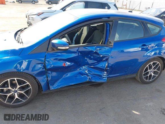 ✅ 2018 Ford Focus SEL • VIN: 1FADP3M21JL230582 • Lot: 44385759. Wystawiony na IAAI z przebiegiem 48 178 mil. Bezpłatny archiwum sprzedaży aukcyjnych z USA i szczegółowy raport historii pojazdu na DreamBid. Zdjęcie 6.