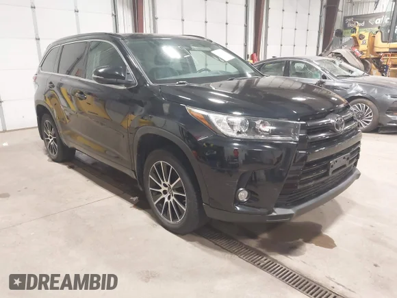 ✅ 2017 Toyota Highlander XLE • VIN: 5TDJZRFH3HS426074 • Lot: 45014264. Listed on IAAI with 57,202 mi. Free auction sales archive from the USA and detailed vehicle history report at DreamBid. Image 1.