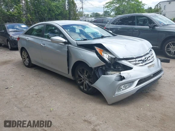 ✅ 2012 Hyundai Sonata SE • VIN: 5NPEC4AC8CH328562 • Лот: 45199658. Опубликован ранее на IAAI с пробегом 173 962 миль. Бесплатный доступ к архиву аукционных продаж из США и подробный отчёт об истории автомобиля на DreamBid. Изображение 1.