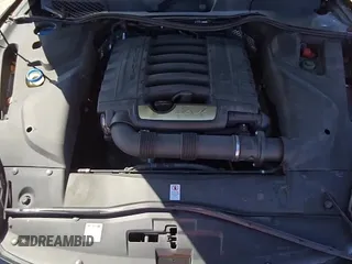 ✅ 2017 Porsche Cayenne • VIN: WP1AA2A23HKA80941 • Lot: 80195655. Wystawiony na Copart z przebiegiem 177 436 mil. Bezpłatny archiwum sprzedaży aukcyjnych z USA i szczegółowy raport historii pojazdu na DreamBid. Zdjęcie 14.