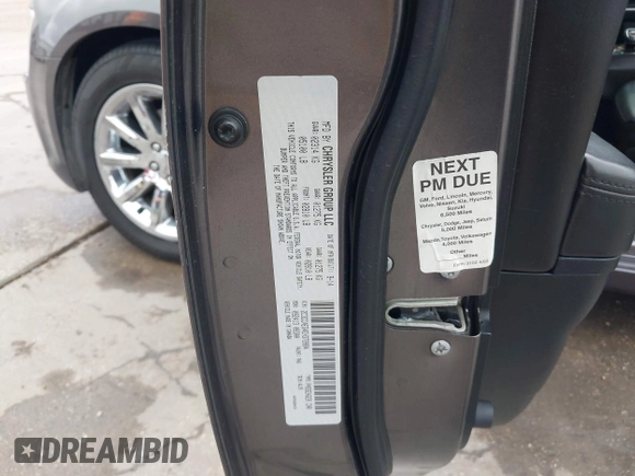 ✅ 2014 Chrysler 300 C • VIN: 2C3CCAEG4EH372884 • Lot: 43930034. Wystawiony na IAAI z przebiegiem 158 522 mil. Bezpłatny archiwum sprzedaży aukcyjnych z USA i szczegółowy raport historii pojazdu na DreamBid. Zdjęcie 9.