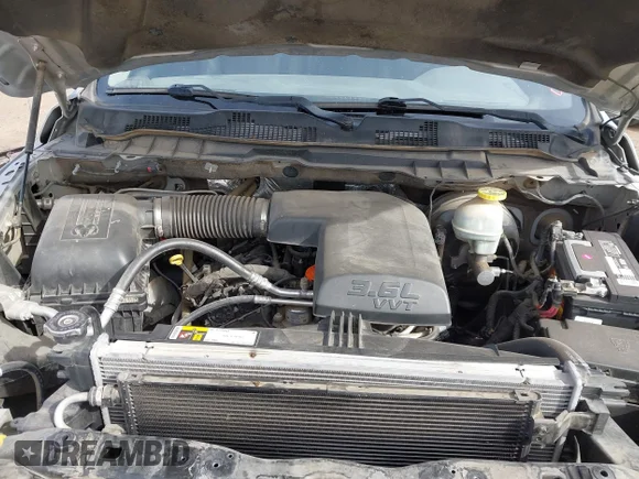 ✅ 2018 Ram 1500 Tradesman • VIN: 3C6JR6AG7JG204405 • Lot: 41925635. Wystawiony na IAAI z przebiegiem 198 396 mil. Bezpłatny archiwum sprzedaży aukcyjnych z USA i szczegółowy raport historii pojazdu na DreamBid. Zdjęcie 10.