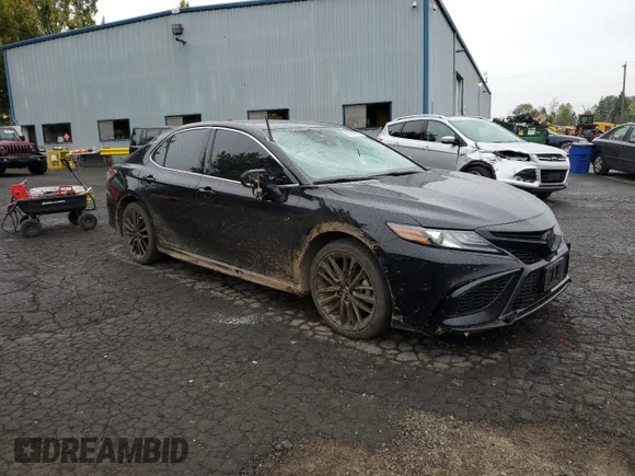 ✅ 2021 Toyota Camry XSE • VIN: 4T1K61AK6MU599039 • Lot: 86284955. Wystawiony na Copart z przebiegiem 68 235 mil. Bezpłatny archiwum sprzedaży aukcyjnych z USA i szczegółowy raport historii pojazdu na DreamBid. Zdjęcie 4.